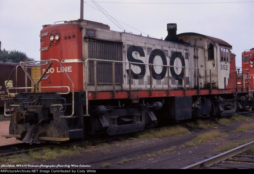 Soo Line RS1 352